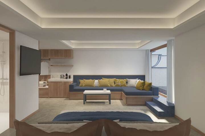 Room 11 of 32
