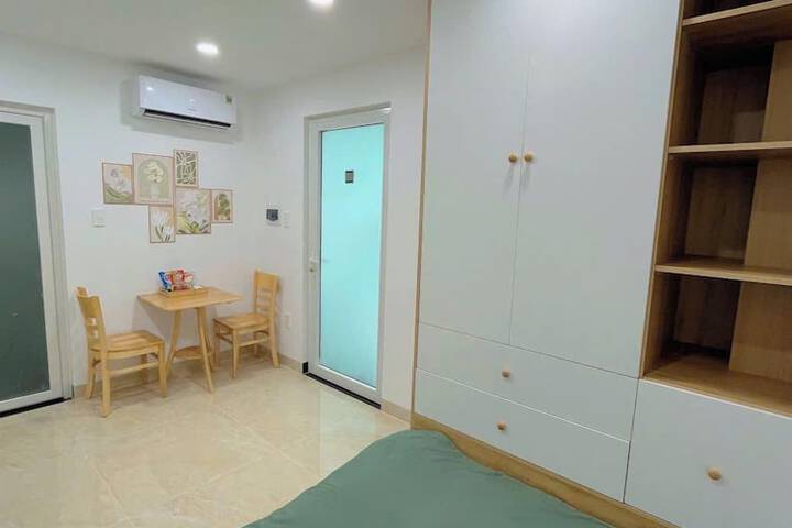 Room 7 of 19