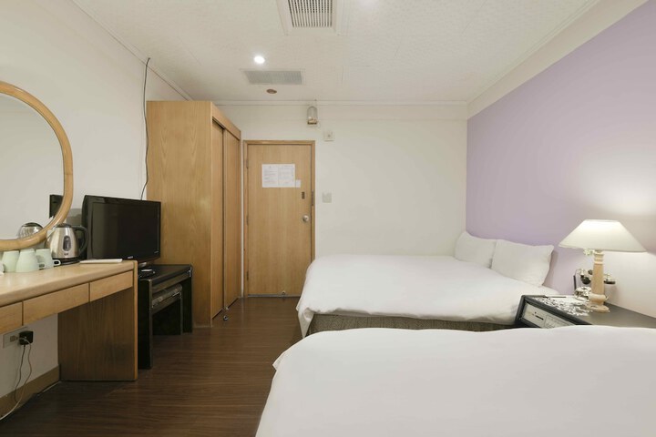 Room 38 of 49