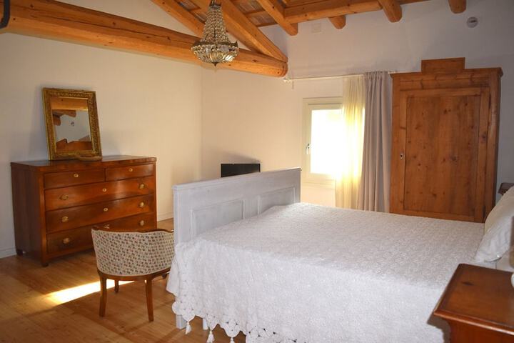 Room 12 of 42