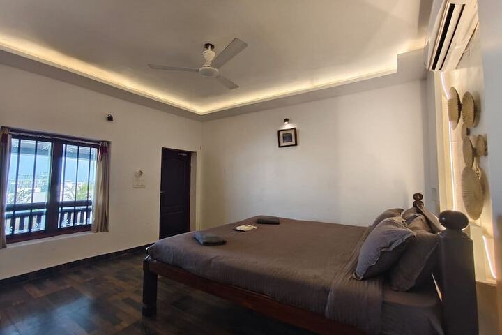Room 11 of 31