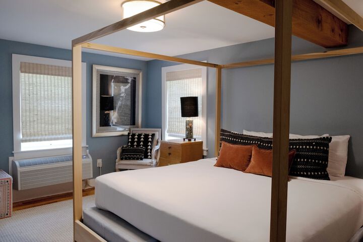 Room 18 of 49