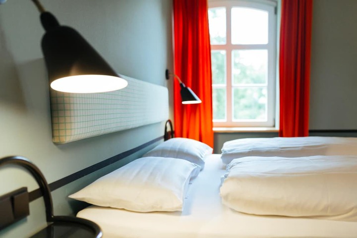 Room 21 of 50