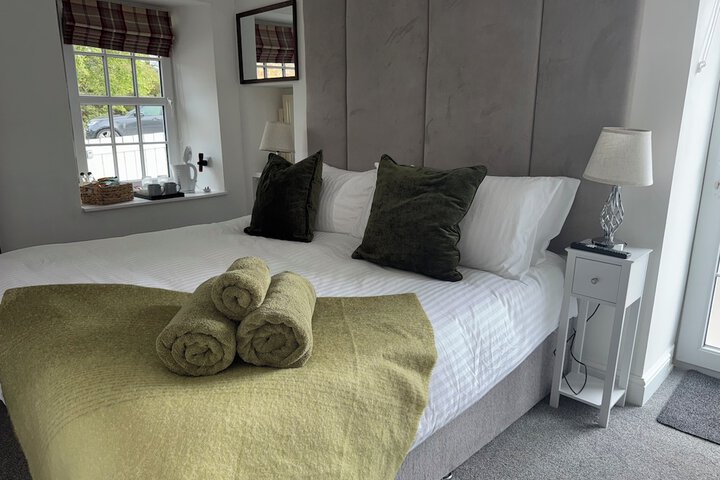 Room 2 of 17