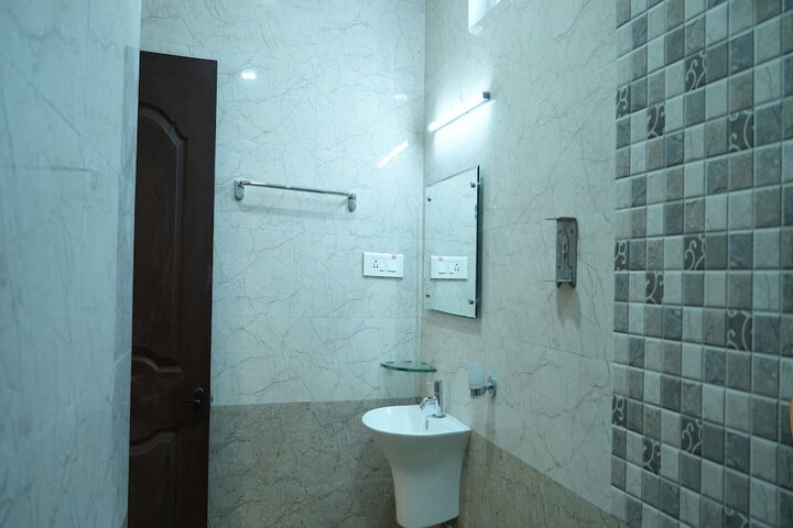 Room 18 of 21