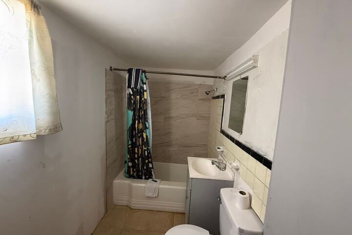 Room 25 of 39