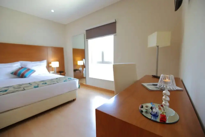Room 6 of 20