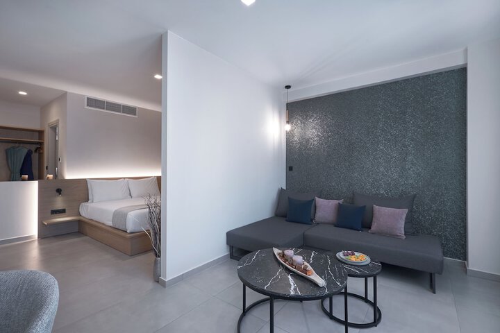 Room 44 of 59