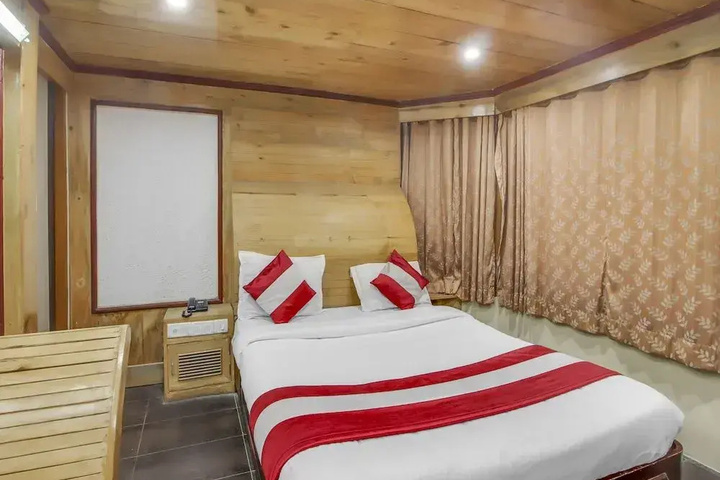 Room 2 of 10