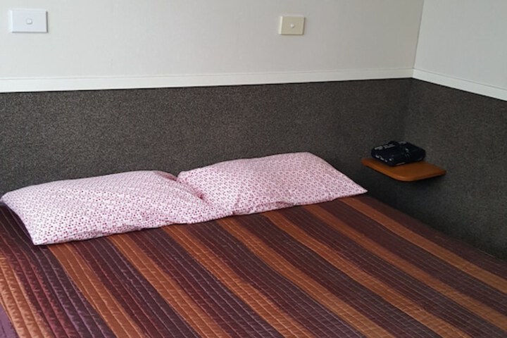 Room 19 of 48