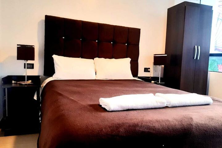 Room 4 of 15