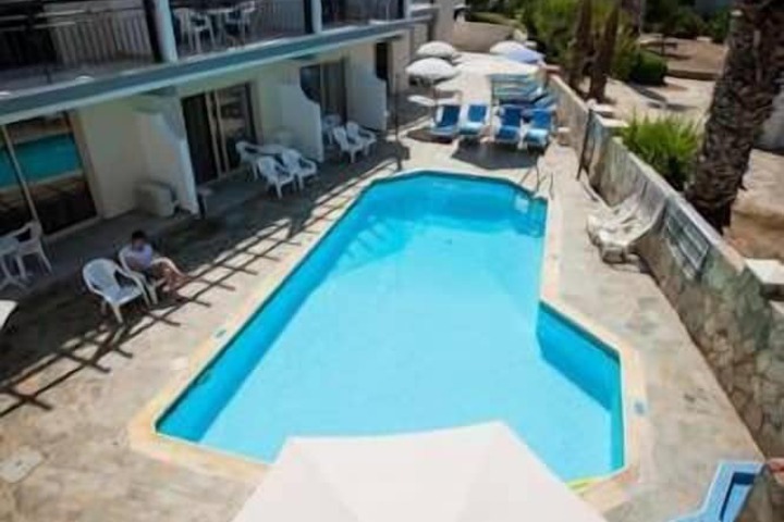 Pool Hotel