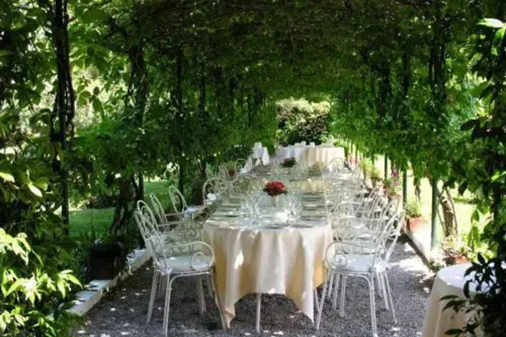 Dining 10 of 13