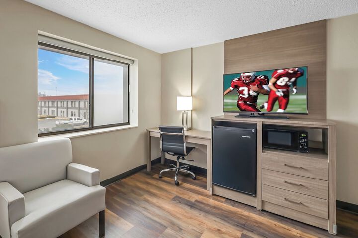 Room 4 of 36