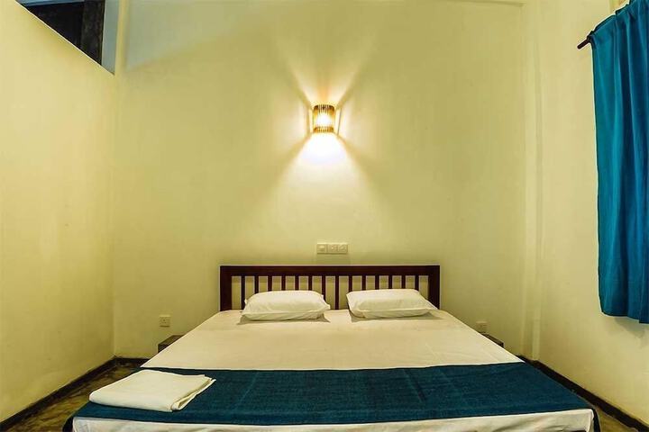 Room 11 of 29