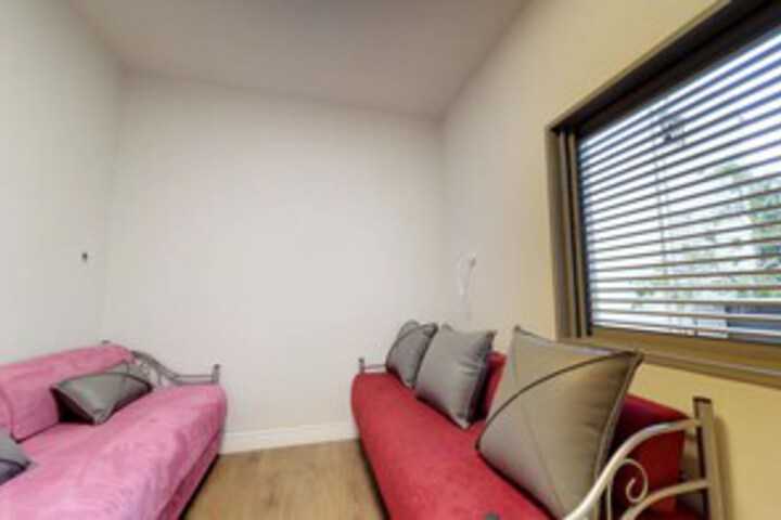 Room 12 of 16