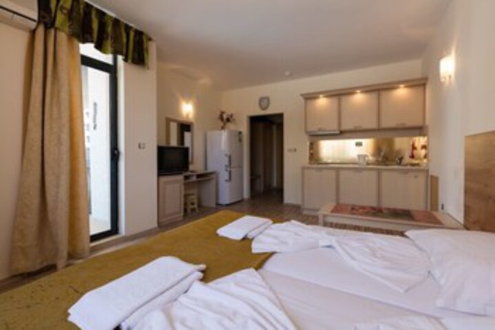 Room 9 of 22