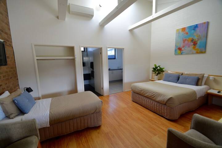 Room 3 of 23