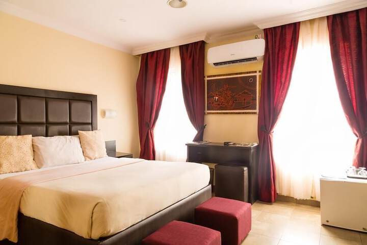 Room 6 of 19