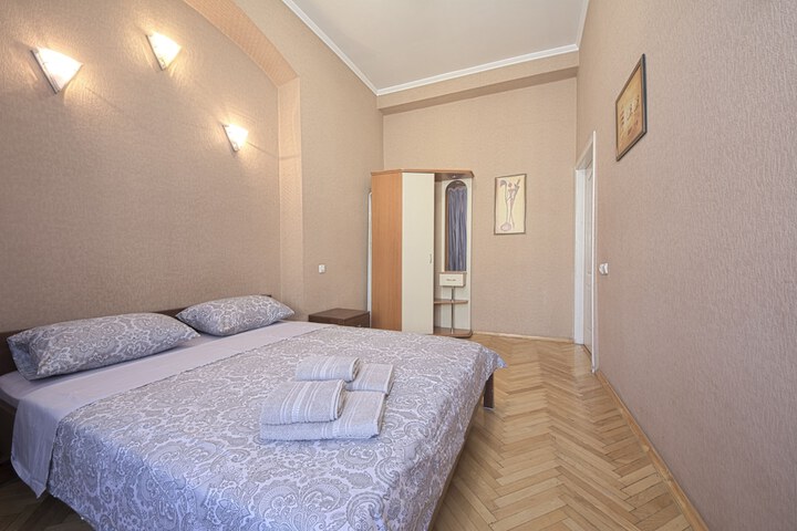Room 4 of 39