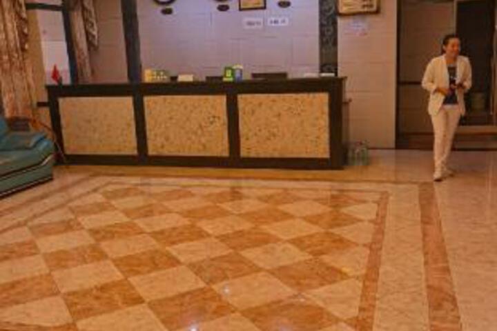 Royal Hotel