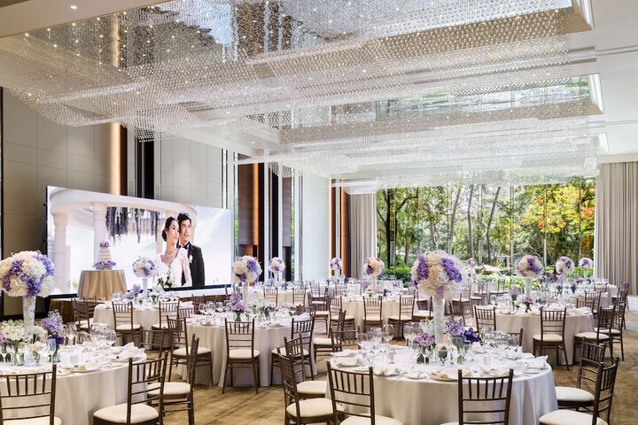 Ballroom/Hall 53 of 66