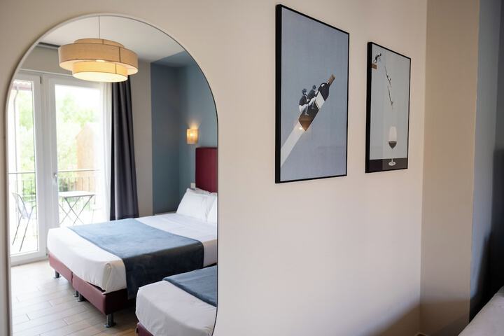 Room 27 of 128