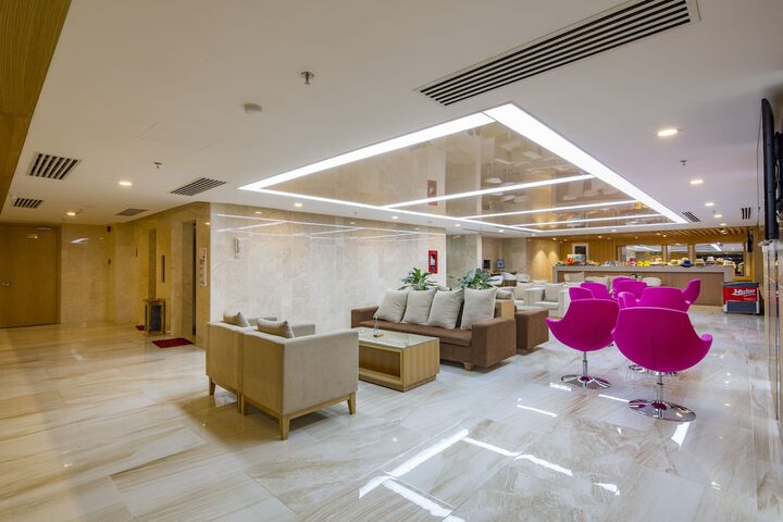 Entrance & Lobby