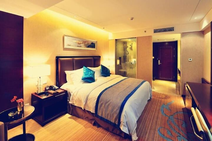 Room 15 of 52