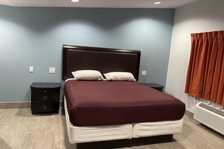 Room 5 of 15