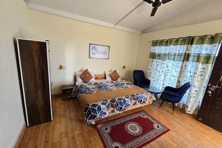 Room 6 of 19