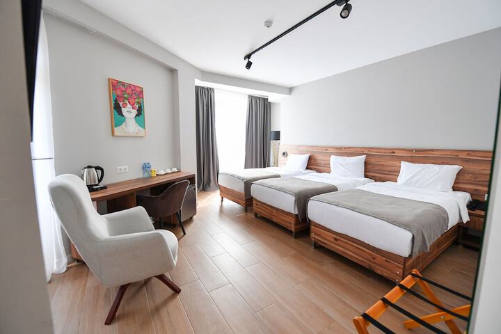 Room 8 of 60
