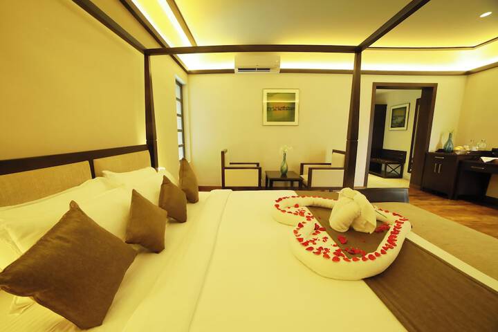 Room 28 of 62