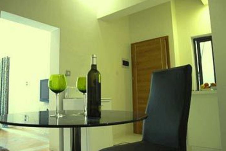 Room 13 of 22