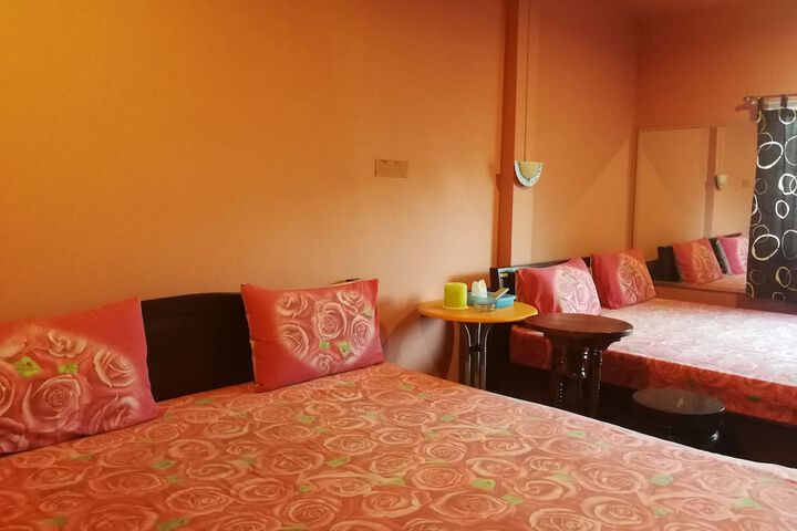 Room 7 of 32