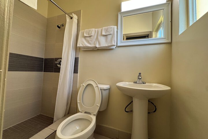 Room 6 of 6