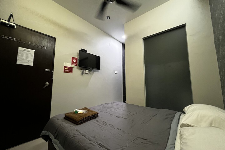 Room 2 of 15