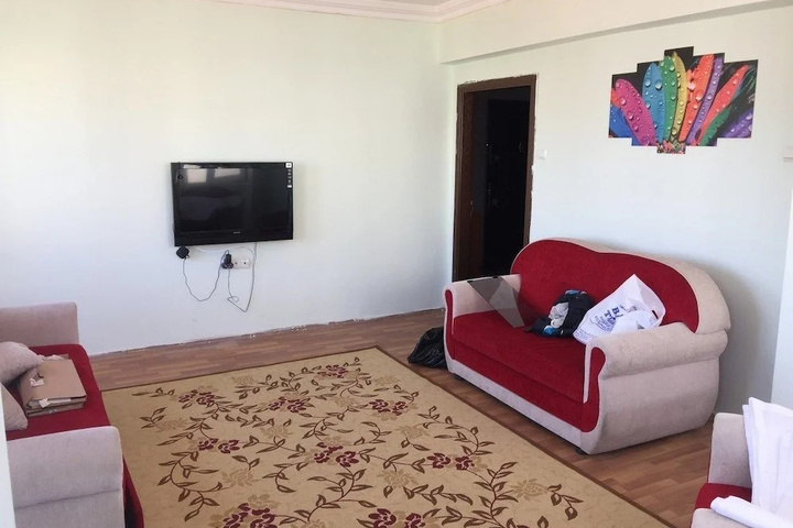 Room 3 of 10
