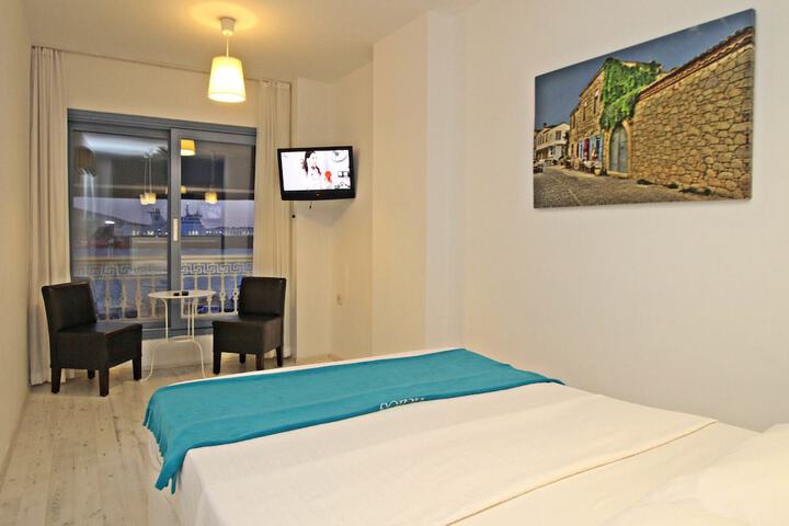 Room 9 of 258
