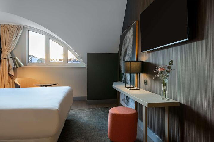 Room 14 of 56