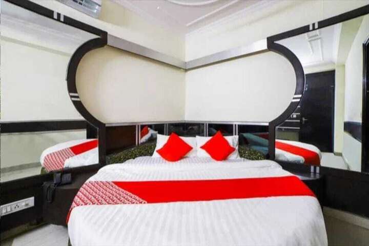 Room 4 of 17