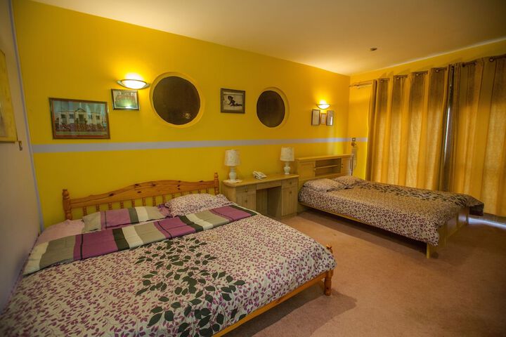 Room 16 of 34