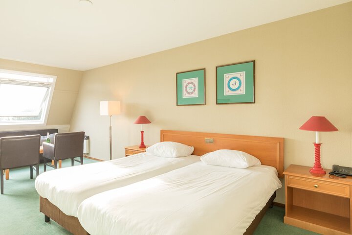 Room 8 of 52