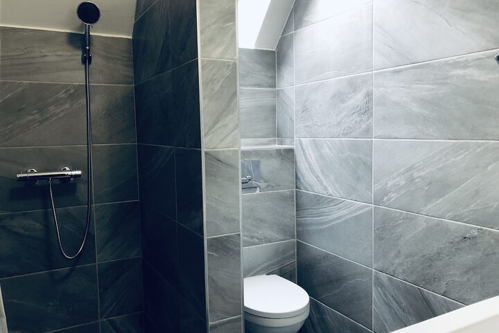 Room 10 of 94