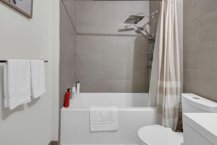 Room 393 of 448