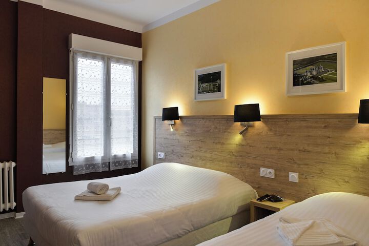 Room 32 of 43