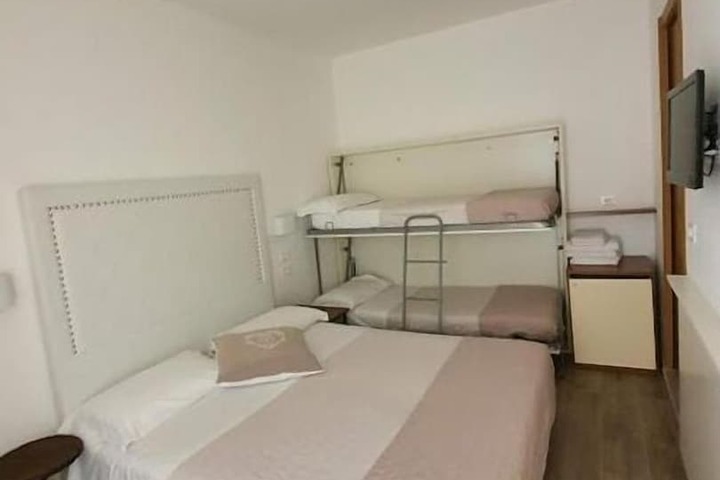Room 8 of 61