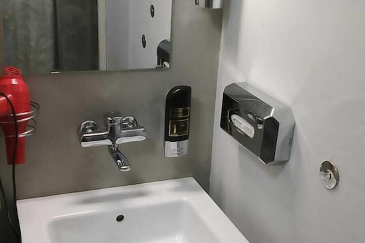 Room 41 of 69