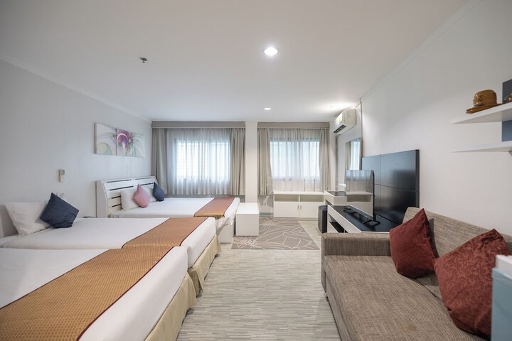 Room 16 of 33
