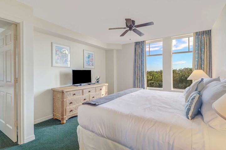 Room 4 of 33